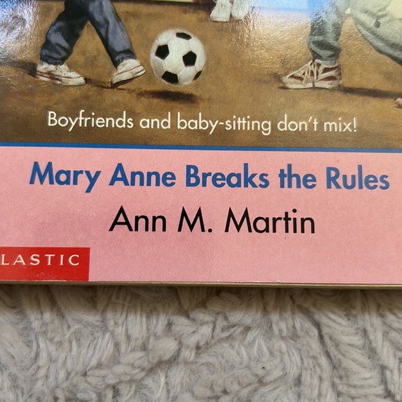 Mary Anne Breaks the Rules (The Baby-Sitters Club #79) paperback book 1994 - Picture 15 of 16